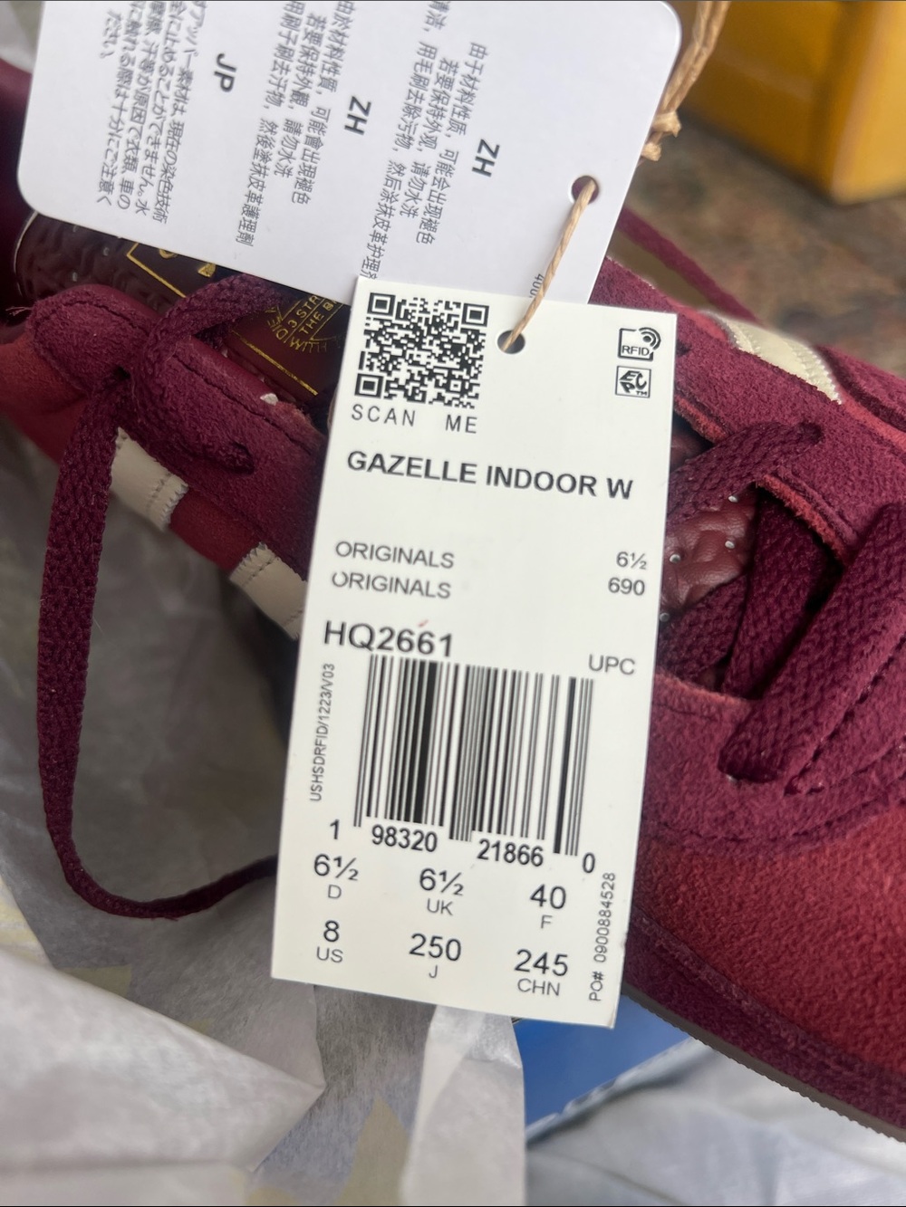 New! Adidas Women’s Gazelle Sneakers in Burgundy and White - Picture 8 of 8